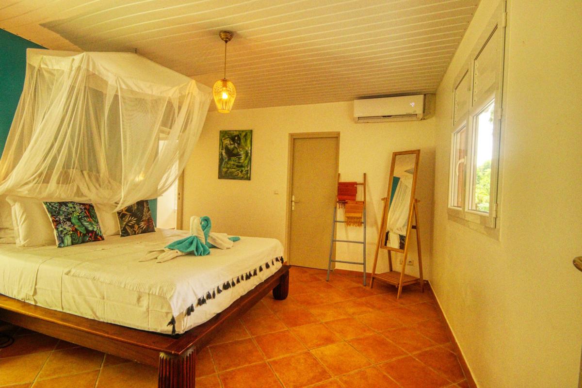 17Location villa piscine le diamant martinique_chambre 1